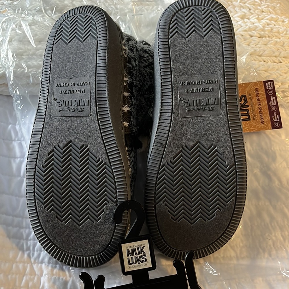 MUK LUKS SLIPPERS. NWT - Picture 8 of 11